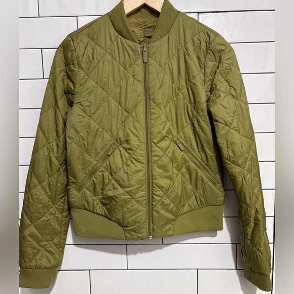 Lululemon Warm Two Ways Quilted Reversible Bomber Jacket Mossy 4 - Picture 9 of 15